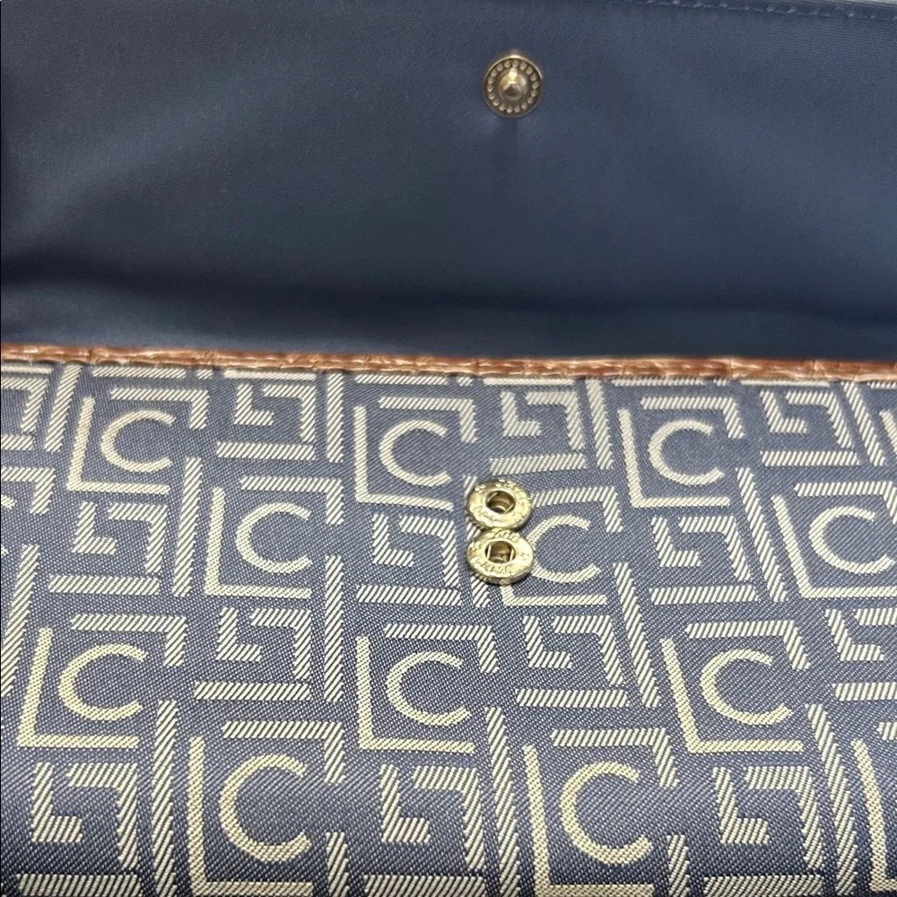 Liz Claiborne Blue and Tan Wallet - Picture 6 of 6